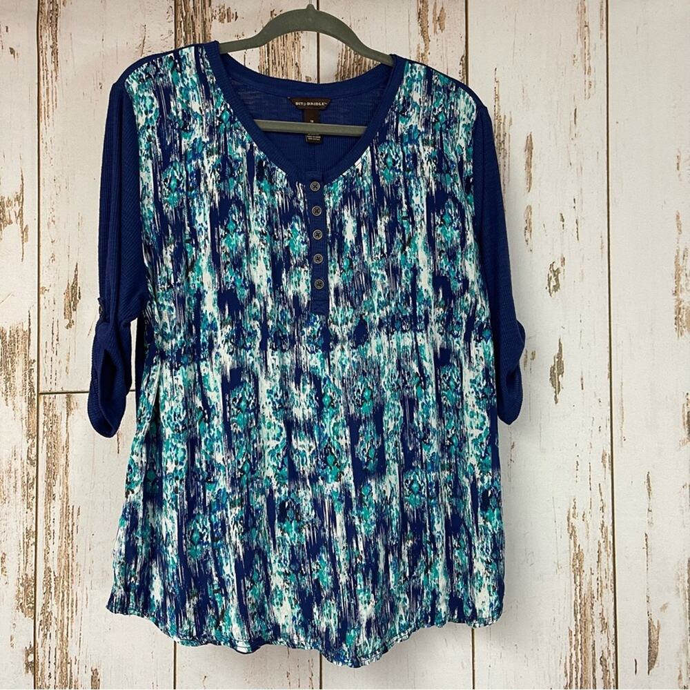 Bit & Bridle, Navy Blue Patterned Blouse. Size 1X. In excellent condition!